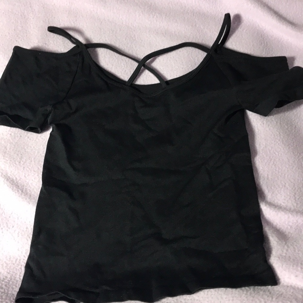Cropped black shirt with cross